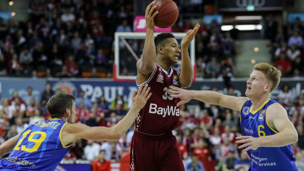 世预赛亚洲区综合：国足排名垫底 日本提前出线